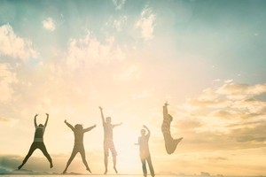 Nhiều doanh nghiệp đã tăng ngân sách mua tặng cho cán bộ, nhân viên sản phẩm bảo hiểm chăm sóc sức khỏe