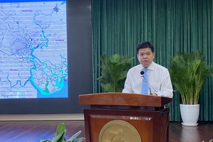 Ông Bùi Hòa An, Phó giám đốc Sở GTVT TP.HCM phát biểu tại hội nghị.