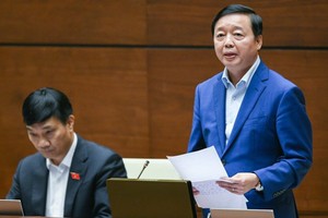 Dự án Luật Đất đai (sửa đổi) được trình Quốc hội cho ý kiến lần đầu tại Kỳ họp thứ 4 cuối năm 2022. Trong ảnh: Ông Trần Hồng Hà - Bộ trưởng Bộ TN-MT - cơ quan chủ trì soạn thảo, giải trình các vấn đề đại biểu đặt ra tại nghị trường.