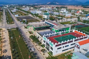 Khu phi thuế quan TP. Đà Nẵng được định hướng thành lập tại vị trí cuối đường Bà Nà - Suối Mơ (thuộc phân khu Sườn Đồi của TP. Đà Nẵng), có tổng diện tích dự kiến hơn 151ha gồm 4 khu chức năng.