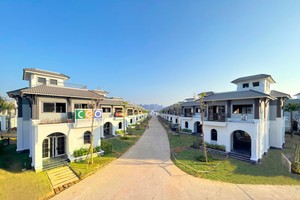 Khu nghỉ dưỡng 5 sao Wyndham Garden Sonasea Vân đang về đích.