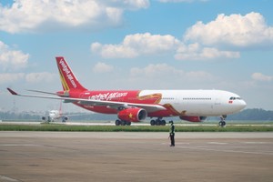 Lợi nhuận công ty mẹ đạt hơn 900 tỷ đồng, Vietjet (VJC) đi đầu mở mạng bay quốc tế, thúc đẩy du lịch, đầu tư