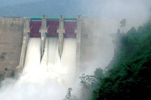 Hiệu quả hoạt động của các nhà máy thủy điện phụ thuộc lớn vào điều kiện thủy văn.