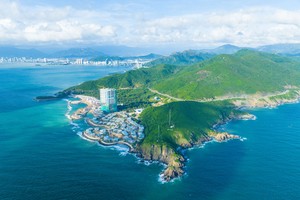 Nha Trang - “thiên đường nghỉ dưỡng”, một trong những vịnh biển đẹp nhất thế giới.