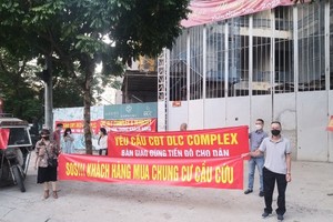Cư dân bức xúc kêu cứu vì dự án chậm bàn giao hơn một năm trời.