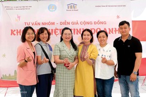 Nhóm nữ doanh nhân hỗ trợ nhau khởi nghiệp.