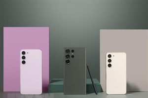 Mẫu điện thoại Galaxy S23 của Samsung được giới thiệu tại sự kiện Unpacked ở San Francisco, Mỹ ngày 1/2/2023. (Ảnh: Yonhap/TTXVN).