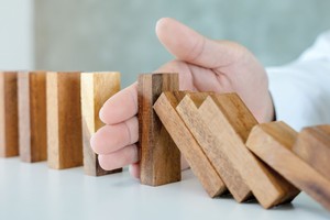 Thị trường chứng khoán tháng 5: Lo lắng và kỳ vọng