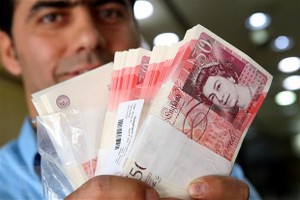 Đồng tiền mệnh giá 50 bảng Anh. (Ảnh: AFP/TTXVN)