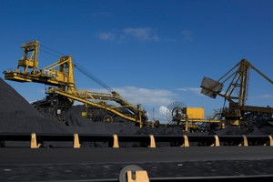 Nguồn cung than có thể không đáp ứng đủ nhu cầu cho sản xuất điện trong mùa hè này.