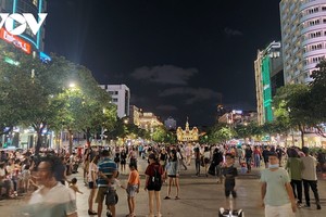 Cấm lưu thông đường Nguyễn Huệ hai buổi tối cuối tuần 20 & 21/5/2023 (ảnh H.K)