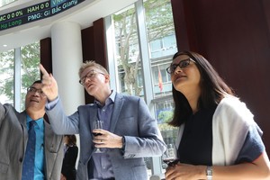 Thị trường chứng khoán đang thiếu sự hậu thuẫn của nền tảng vĩ mô và dòng tiền từ nhà đầu tư nước ngoài.