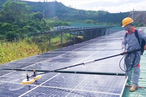 Mỹ sẽ rà soát giữa kỳ biện pháp tự vệ với pin năng lượng mặt trời.