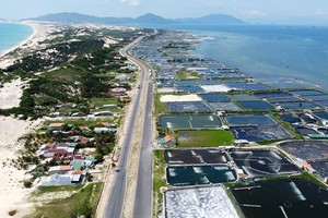 Một góc Khu Kinh tế Vân Phong nhìn từ trên cao, ảnh minh hoạ.