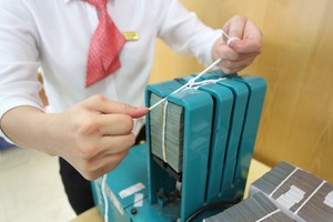 Nhiều ẩn số kinh tế khiến các ngân hàng và doanh nghiệp phải chặt chẽ hơn trong quản lý dòng tiền.