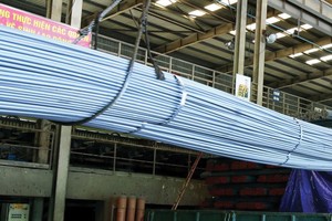 Bên cạnh thị trường xuất khẩu, nhu cầu thép trong nước được dự báo sẽ dần cải thiện.