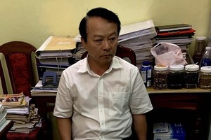 Thẩm phán Võ Đình Sớm bị khởi tố, bắt tạm giam để điều tra về tội nhận hối lộ. (Nguồn: Báo Gia Lai)