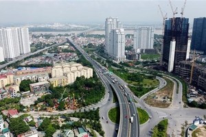 Vành đai 3, đoạn đường Phạm Văn Đồng nối với cầu Thăng Long. (Ảnh: Huy Hùng/TTXVN).