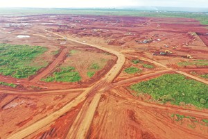 Các nhà thầu đang huy động thiết bị, nhân lực để thi công dự án sân bay Long Thành. Ảnh: Lê Toàn.