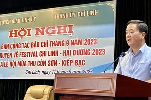 Ông Nguyễn Văn Kiên, Chủ tịch UBND Thành phố Chí Linh thông tin về sự kiện. Ảnh: Quỳnh Nga.