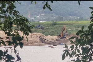 Một mỏ cát tại thôn Ngọc Kinh Đồng, xã Đại Hồng, huyện Đại Lộc tỉnh Quảng Nam.