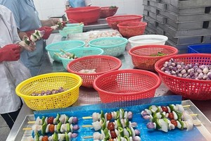 Chế biến thủy sản xuất khẩu tại Công ty TNHH Thương mại Thủy sản Thịnh Phú.