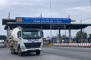 Một trạm thu phí BOT trên Quốc lộ 51.