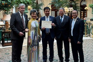 FPT nhận giải thưởng của Diễn đàn Kinh tế Pháp ngữ