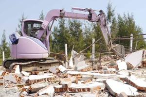 UBND tỉnh Bình Định chỉ đạo các đơn vị chức năng liên quan xử lý dứt điểm trình trạng lấn chiếm, xây dựng trái phép trong Khu kinh tế Nhơn Hội