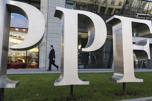 Tập đoàn PPF do tỷ phú Petr sáng lập, sở hữu chi phối và đưa hãng bảo hiểm CP vào Top 10 hãng bảo hiểm lớn nhất châu Âu