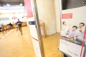 Các công ty bảo hiểm cả nhân thọ và phi nhân thọ đều đang nỗ lực phát triển kênh phân phối qua ngân hàng.Ảnh: Dũng Minh