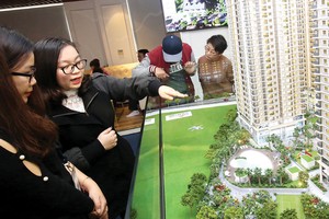 Các thị trường liên quan chặt chẽ đến tín dụng như địa ốc, chứng khoán năm qua đều tăng trưởng tốt