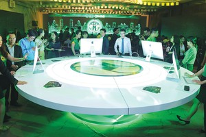 Khách hàng trải nghiệm dịch vụ OCB OMNI