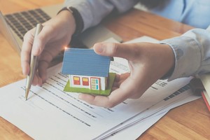 “Trầm ngâm” nghề môi giới