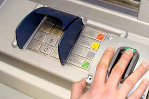 Eximbank sử dụng công nghệ vân tay trong giao dịch