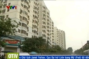 Vì sao cổ phiếu bất động sản tăng nóng?