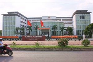 UBND quận Long Biên bị người dân kiện về vấn đề bồi thường đất tái định cư