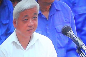 Bị cáo Nguyễn Đức Kiên trong phiên Tòa sáng 9/6 (ảnh chụp qua màn hình)