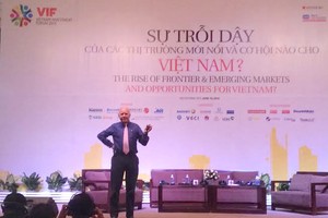 TS. Marc Faber trình bày tại Diễn đàn