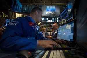 Phố Wall có phiên tăng thứ 3 liên tiếp trong tuần - Ảnh: Reuters