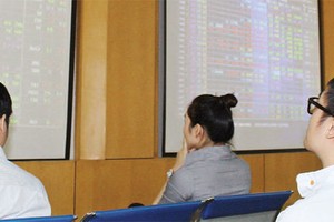 Chứng khoán còn rẻ không?