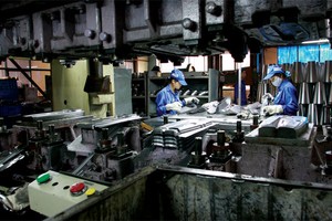 Cần nắm lấy không gian mới mà Luật Đầu tư đặt ra để xử lý dứt điểm việc nới room trong công ty đại chúng