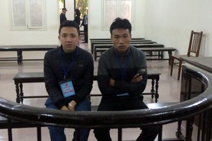 Hai bị cáo tại tòa