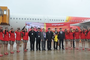 Lãnh đạo Vietjet vui mừng chào đón vị hành khách đặc biệt