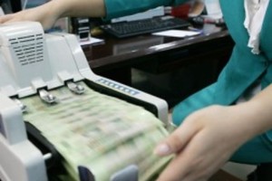  Việt Nam có nên bỏ trần lãi suất huy động giống Trung Quốc? 