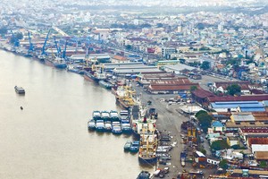 Theo tiến độ cam kết, cảng Sài Gòn phải di dời, bàn giao mặt bằng khu cảng Nhà Rồng - Khánh Hội cho Công ty TNHH Đầu tư phát triển đô thị Ngọc Viễn Đông để thực hiện dự án chuyển đổi công năng trong quý 1/2016