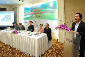 Ông Lê Trọng Minh, Tổng Biên tập Báo Đầu tư, Trưởng Ban tổ chức giải phát biểu tại buổi họp báo công bố Giải Swing for the Kids 2016