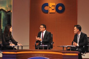 Ông Nguyễn Duy Kha, Giám đốc Kinh doanh toàn quốc - Công ty Fonterra Brands (Vietnam) ngồi ở vị trí CEO trong Chương trình kỳ này