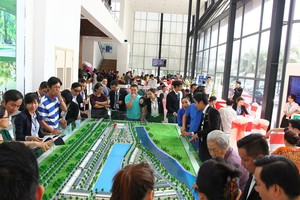 Khách đến tham quan Lakeview City phần lớn là những gia đình nhiều thế hệ