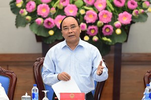 Thủ tướng Chính phủ Nguyễn Xuân Phúc: Nếu để xảy ra vi phạm an toàn vệ sinh thực phẩm trên địa bàn thì người đứng đầu phải chịu trách nhiệm - Ảnh: VGP/Quang Hiếu